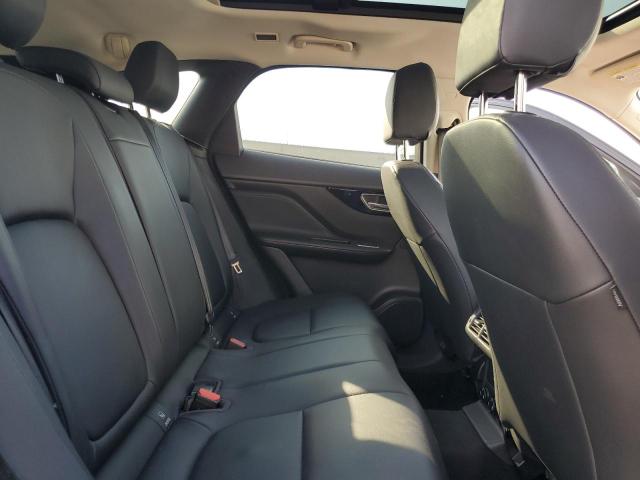 Фото 11 - JAGUAR F-PACE