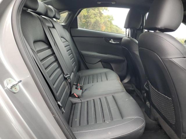 Фото 10 - KIA FORTE