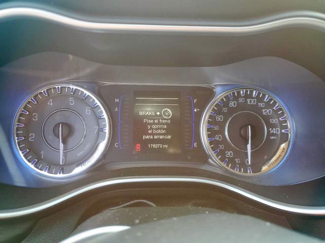 Фото 9 - CHRYSLER 200