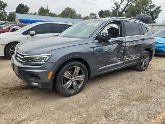 VOLKSWAGEN TIGUAN 2018 VIN 3VV5B7AX4JM132828