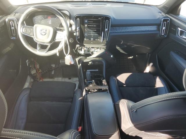 Фото 8 - VOLVO XC40