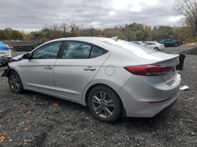 Фото 2 - HYUNDAI ELANTRA