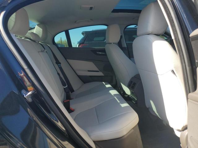 Фото 10 - JAGUAR XE