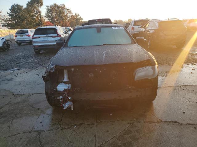 Фото 5 - CHRYSLER 300