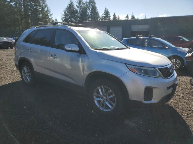 Фото 4 - KIA SORENTO