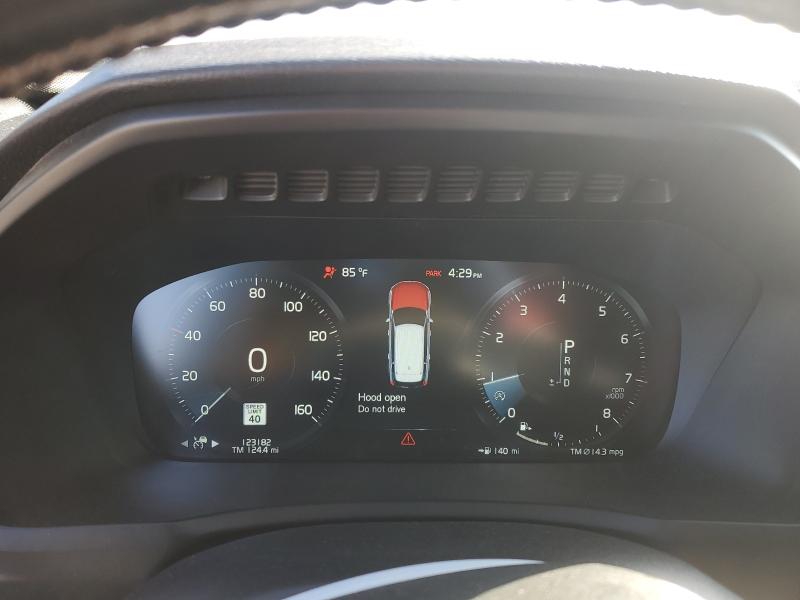 Фото 9 - VOLVO XC90