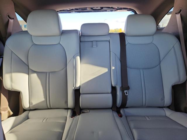 Фото 10 - GENESIS GV70