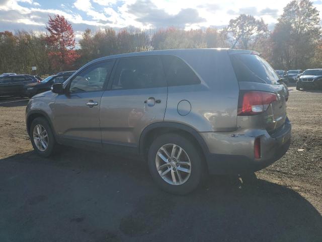 Фото 2 - KIA SORENTO