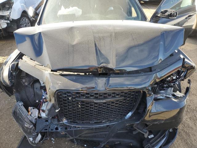 Фото 11 - CHRYSLER 300