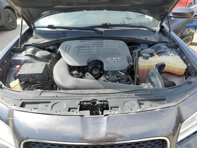 Фото 11 - CHRYSLER 300