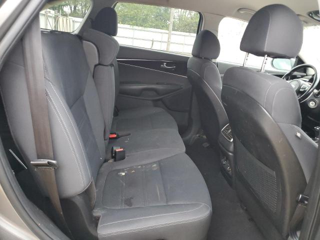 Фото 11 - KIA SORENTO