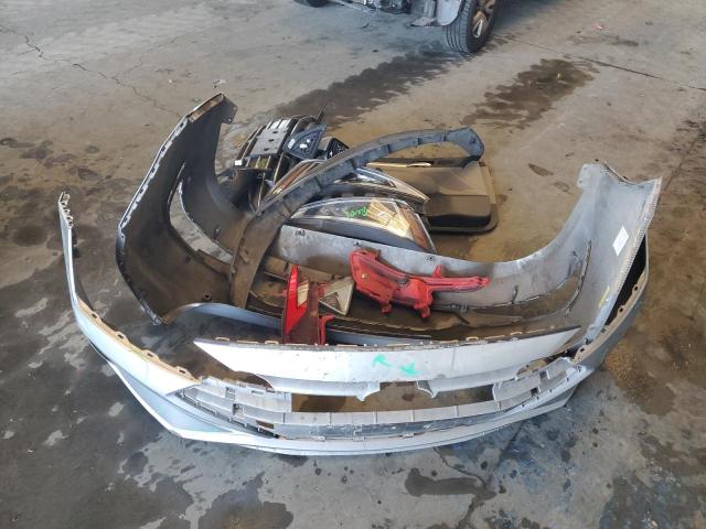 Фото 12 - HYUNDAI ELANTRA