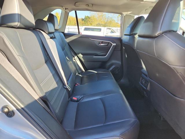 Фото 11 - TOYOTA RAV4