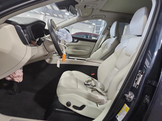 VOLVO XC60 B5 MO 2022 VIN YV4L12RK0N1018426