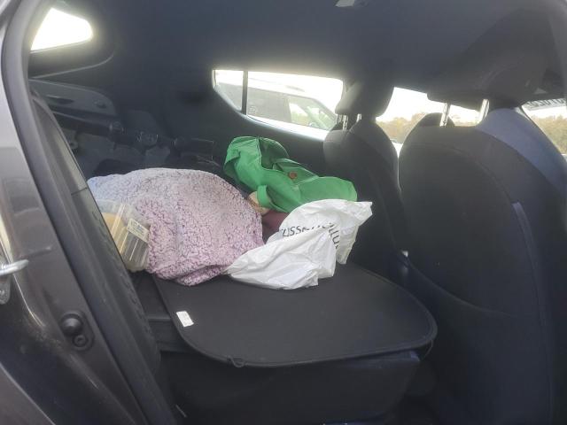 Фото 10 - TOYOTA C-HR