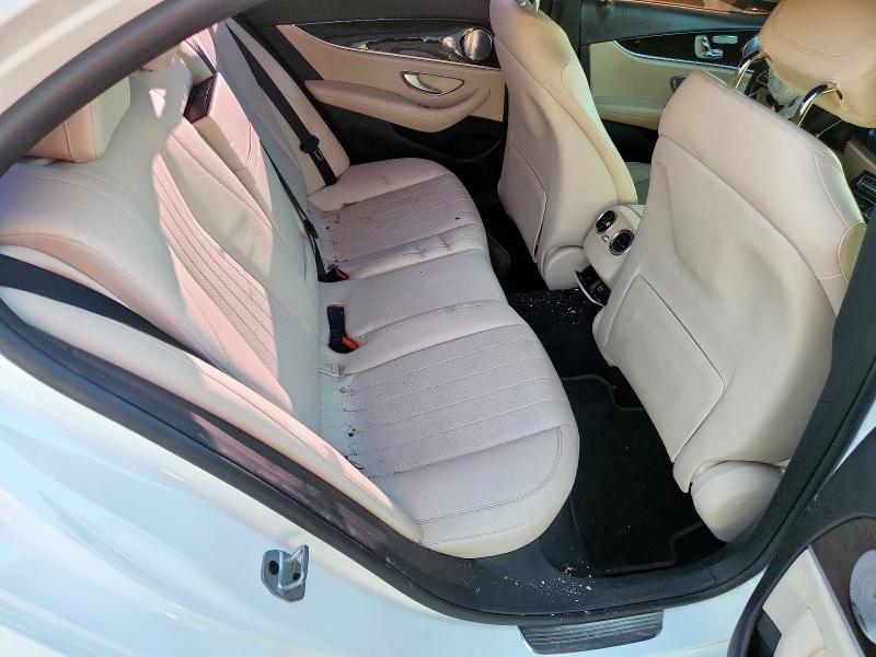 Фото 10 - MERCEDES-BENZ E-CLASS