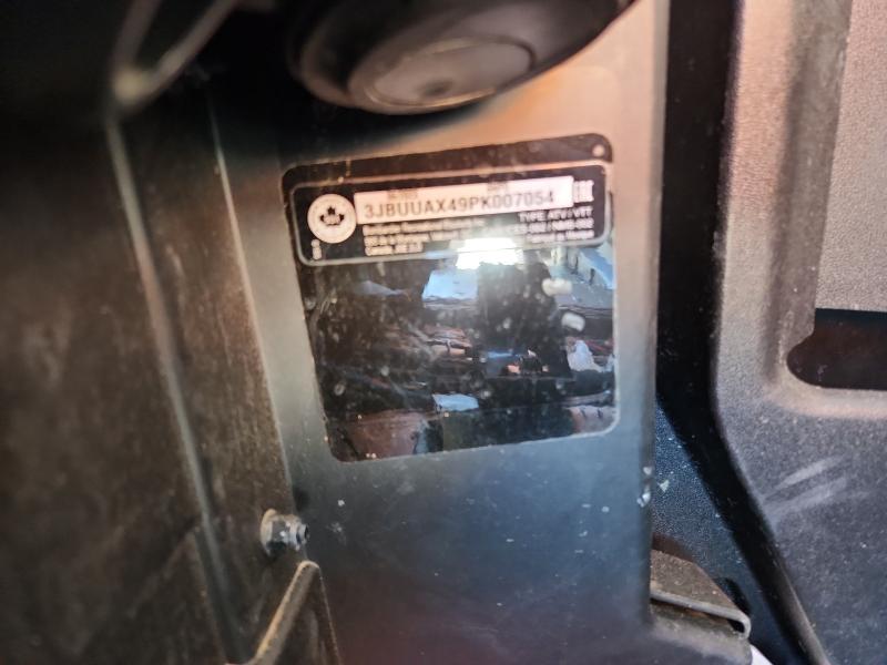 CAN-AM DEFENDER M 2023