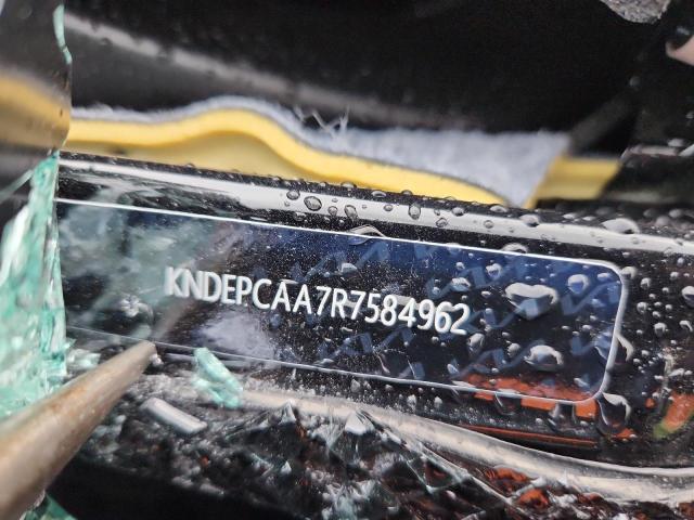 Фото 13 - KIA SELTOS