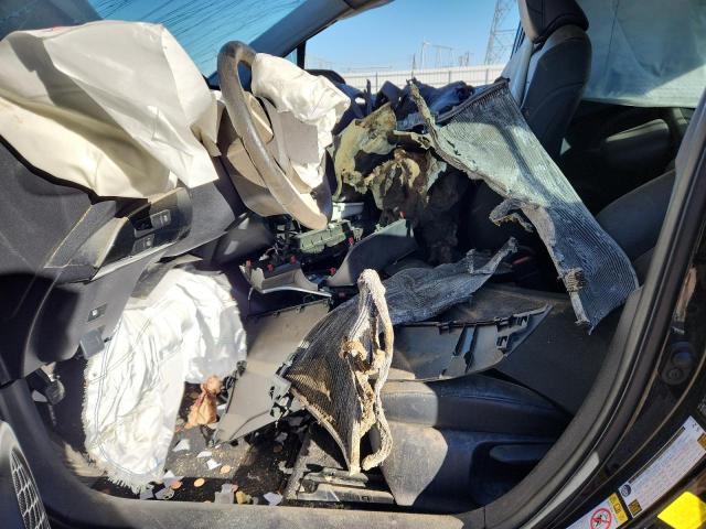 Фото 7 - TOYOTA PRIUS