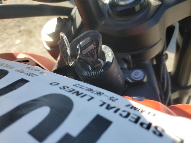 TRIUMPH TRIDENT 66 2023