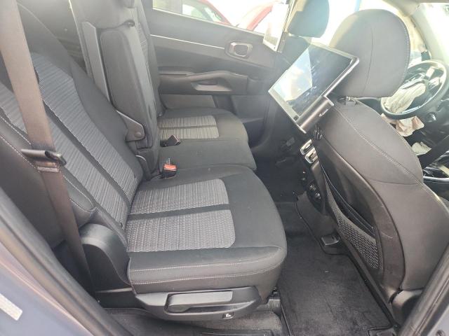 Фото 11 - KIA SORENTO