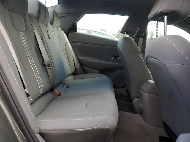 Фото 10 - HYUNDAI ELANTRA