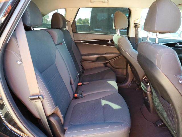 Фото 11 - KIA SORENTO