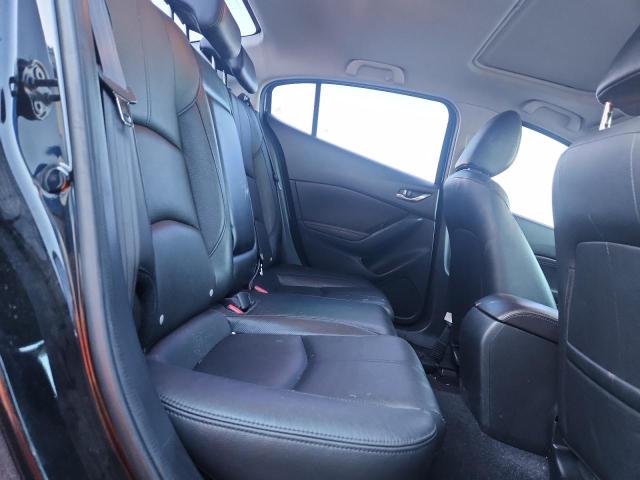 Фото 10 - MAZDA 3