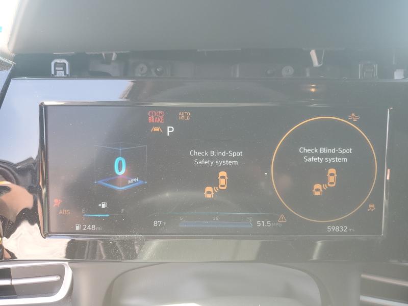 Фото 9 - HYUNDAI ELANTRA