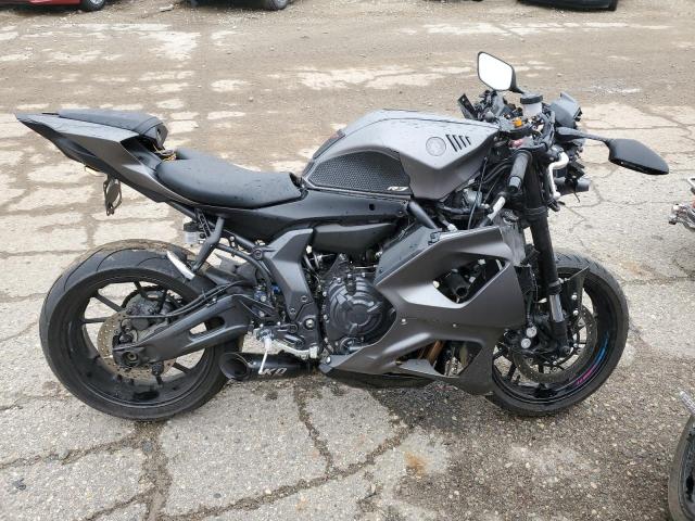 YAMAHA YZFR7 2024