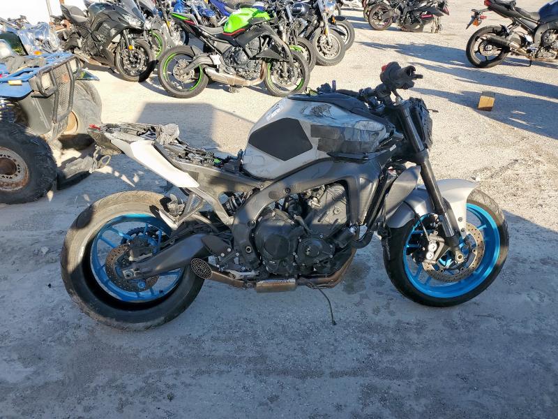 YAMAHA MT09 2025