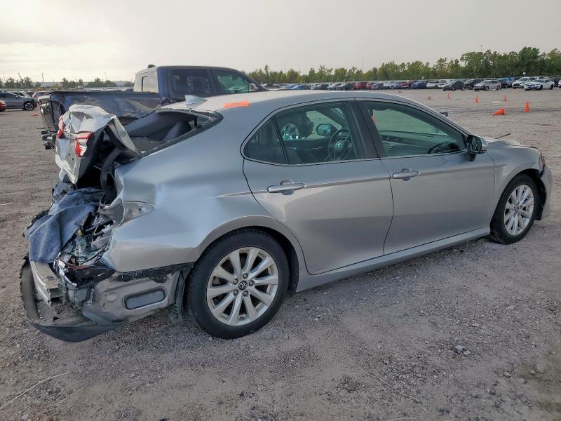 Фото 3 - TOYOTA CAMRY