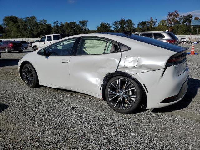 Фото 2 - TOYOTA PRIUS