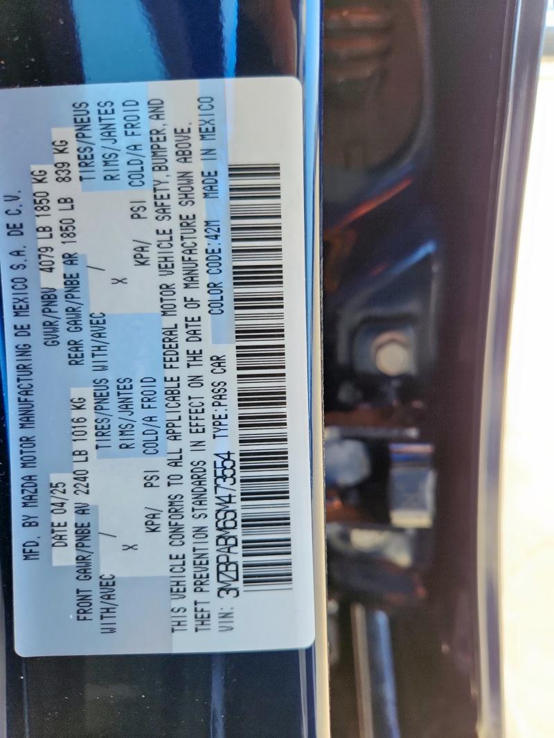 Фото 12 - MAZDA 3