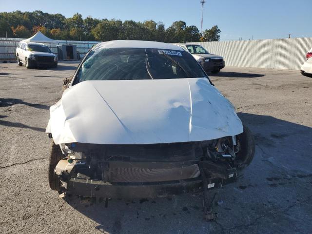 Фото 5 - HYUNDAI ELANTRA