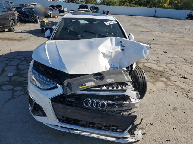 Фото 5 - AUDI A4