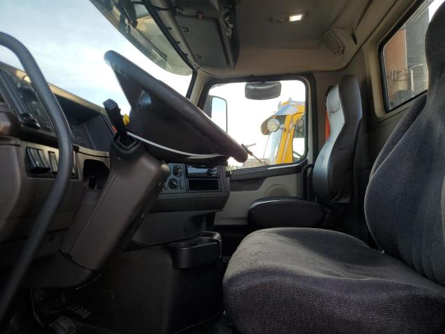 VOLVO VN 2017 VIN 4V4N39TG3HN987951