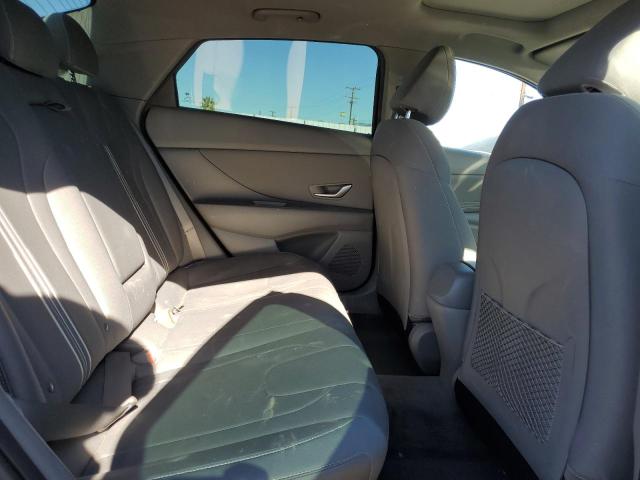 Фото 10 - HYUNDAI ELANTRA