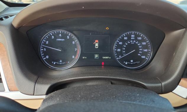 Фото 9 - HYUNDAI GENESIS