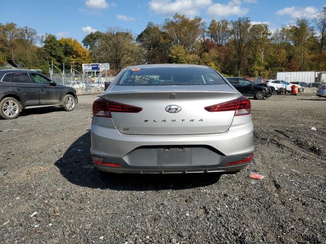 Фото 6 - HYUNDAI ELANTRA