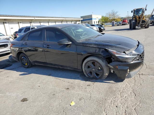 Фото 4 - HYUNDAI ELANTRA