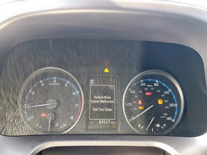 Фото 9 - TOYOTA RAV4