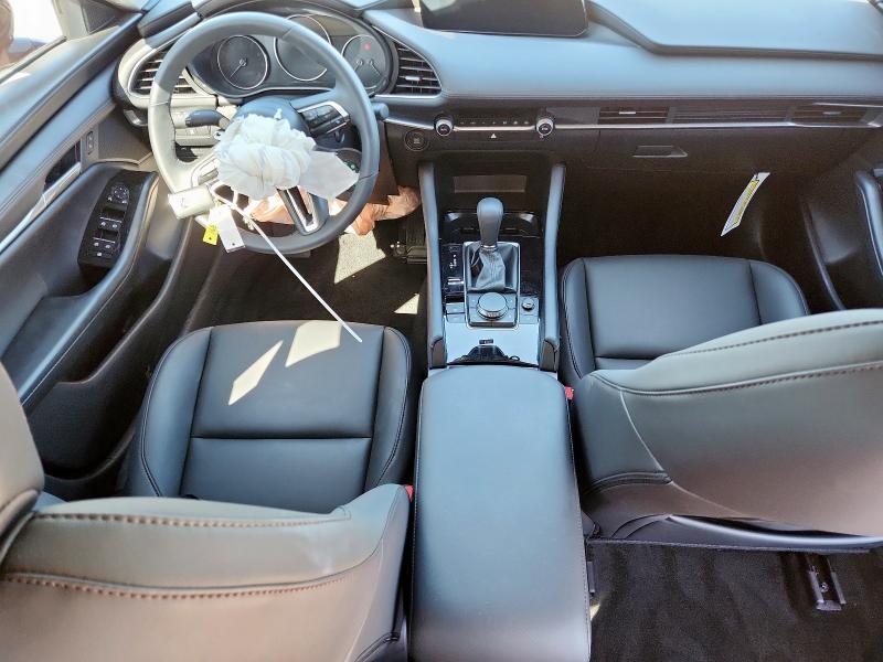 Фото 8 - MAZDA 3