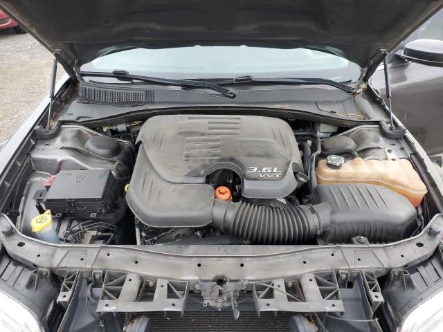 Фото 11 - CHRYSLER 300