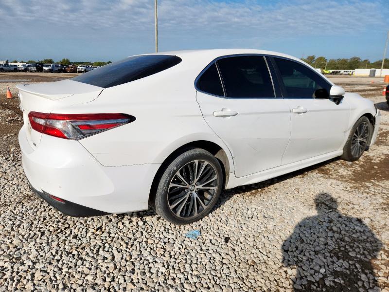 Фото 3 - TOYOTA CAMRY