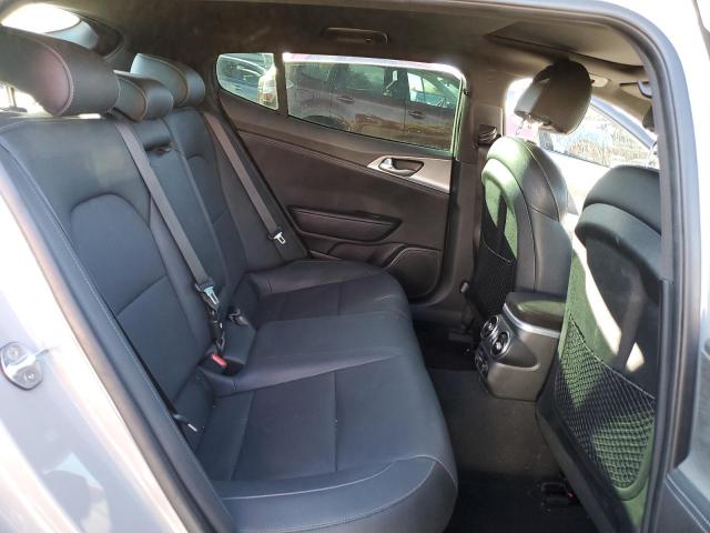 Фото 10 - KIA STINGER