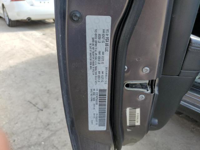 Фото 12 - CHRYSLER 300