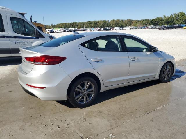 Фото 3 - HYUNDAI ELANTRA