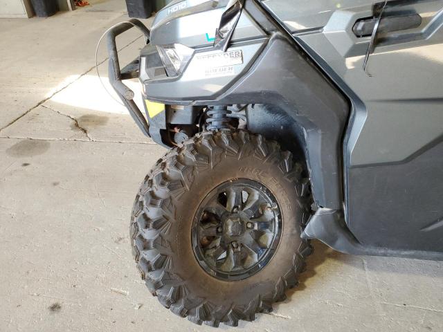 CAN-AM DEFENDER M 2024