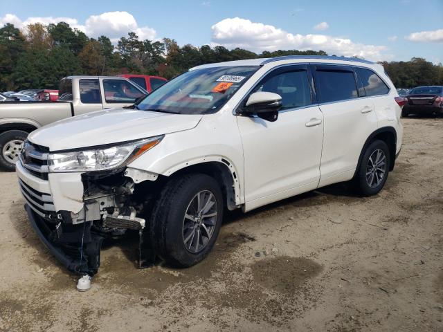Фото 1 - TOYOTA HIGHLANDER